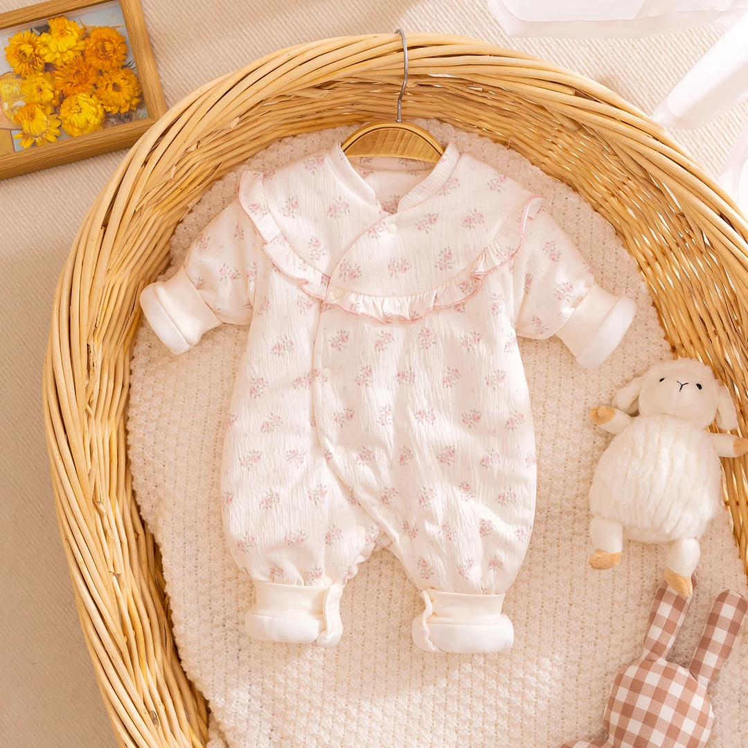 新生婴儿衣服夹棉连体衣女宝宝秋冬季外出服哈衣爬服冬装棉服a类