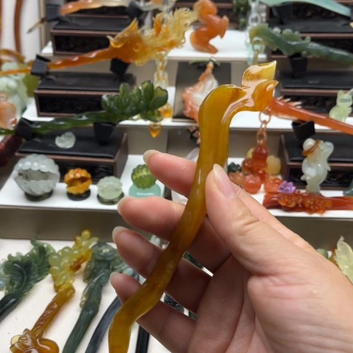 黛****蛇纹石玉未镶嵌岫玉发簪