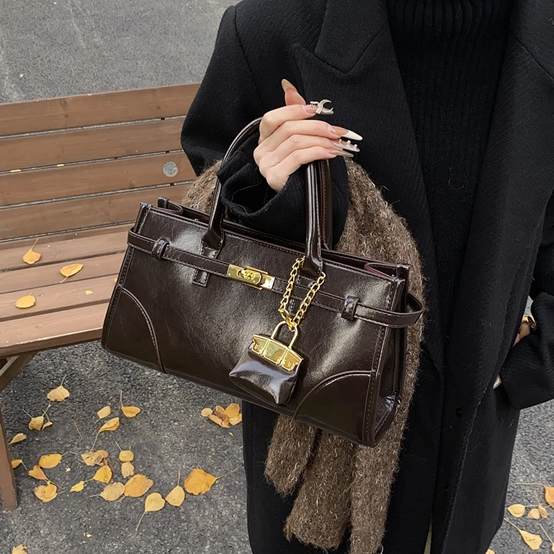 高级感小众设计法棍包手提2024新款时尚复古通勤气质斜挎包