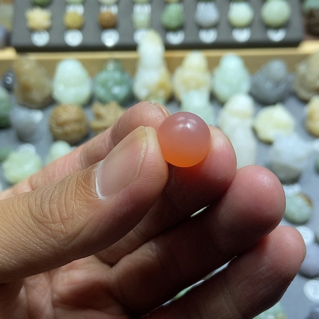 朱***门和田玉未镶嵌颈饰定制