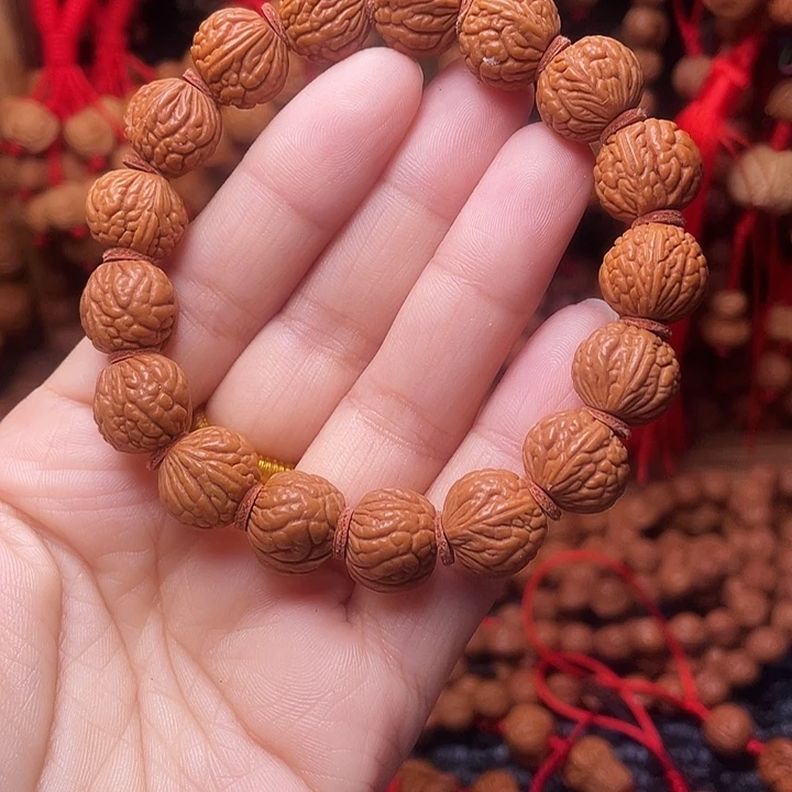 木质类龙纹桃枭挂件