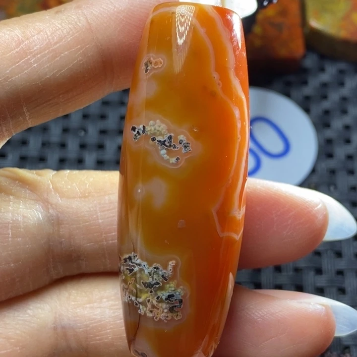 未镶嵌颈饰玛瑙/玉髓乙**泉