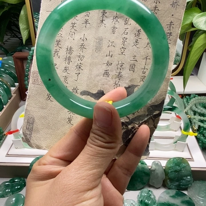 石英质玉未镶嵌手镯