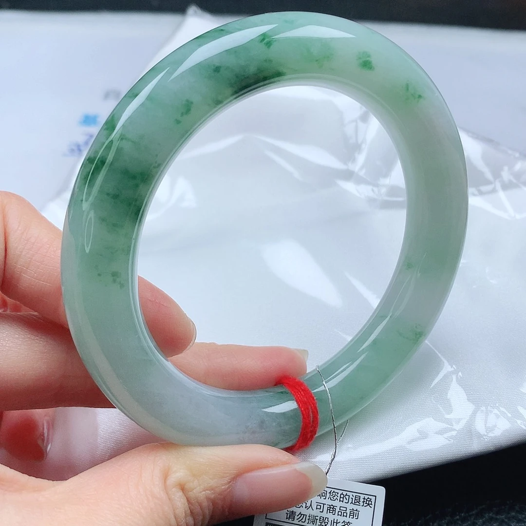 翡翠手镯（圆镯）未镶嵌60➕圆