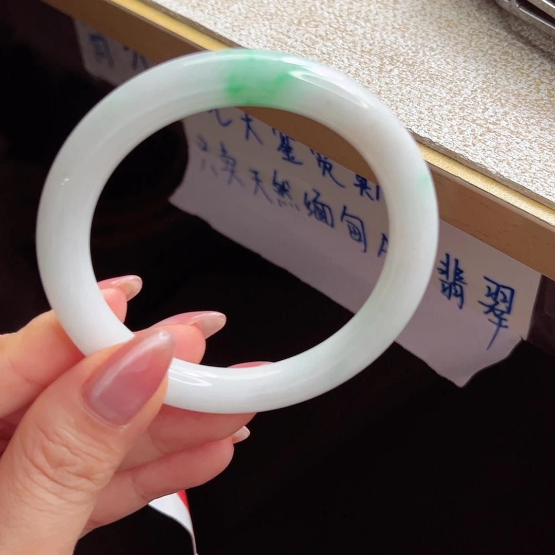 翡翠未镶嵌手镯手镯