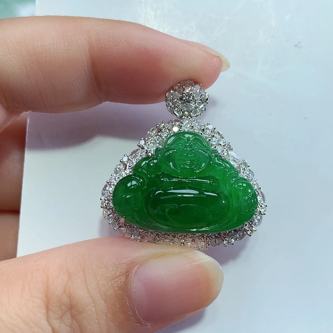 颈饰18K金镶嵌翡翠佛