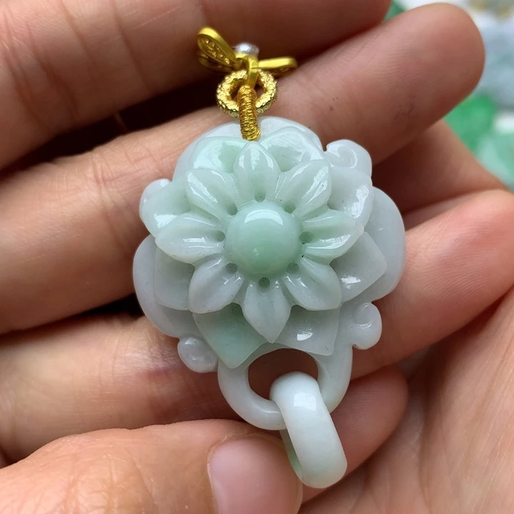 翡翠颈饰未镶嵌翡翠