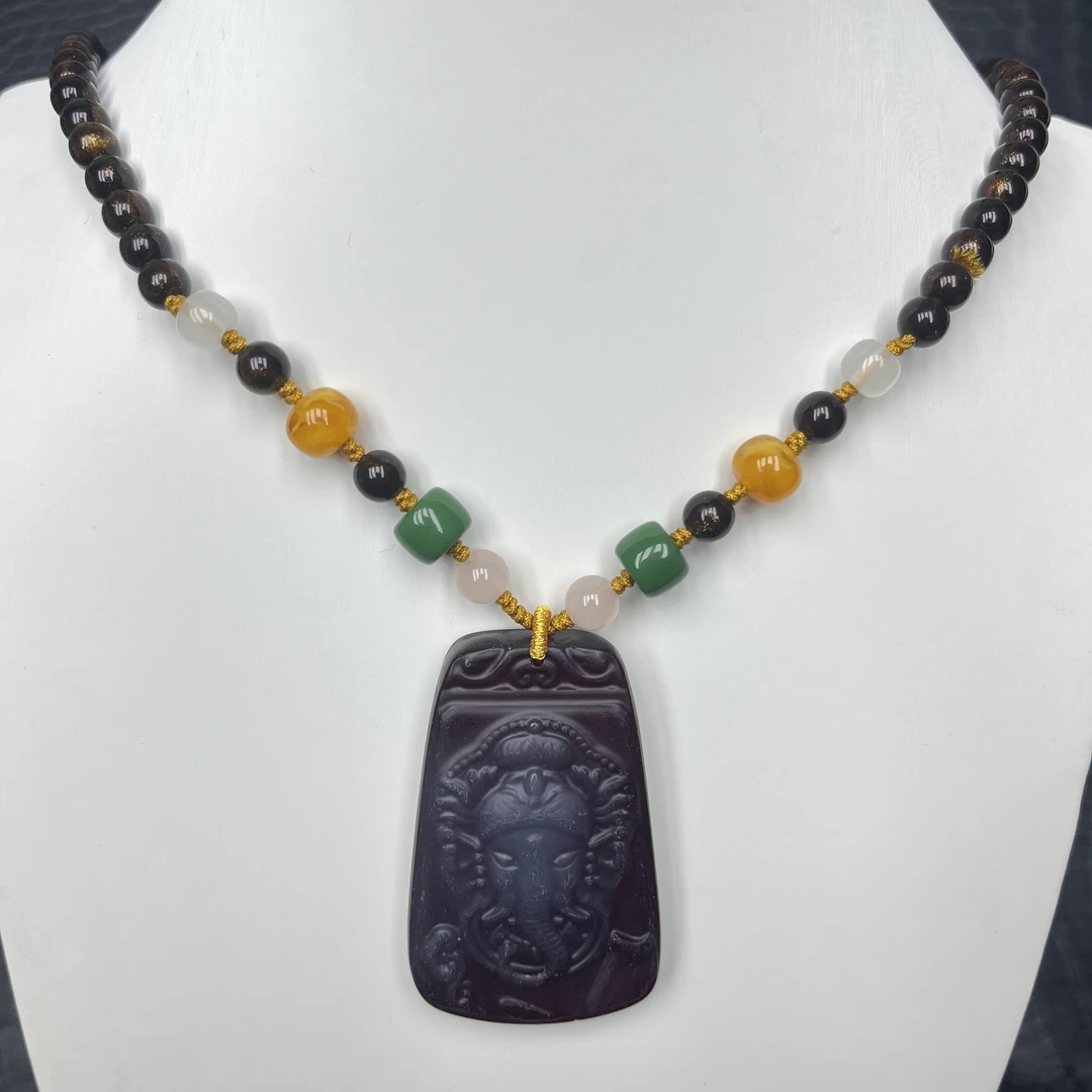 《天利璀璨》时尚女士百搭无事牌雕刻吊坠1117