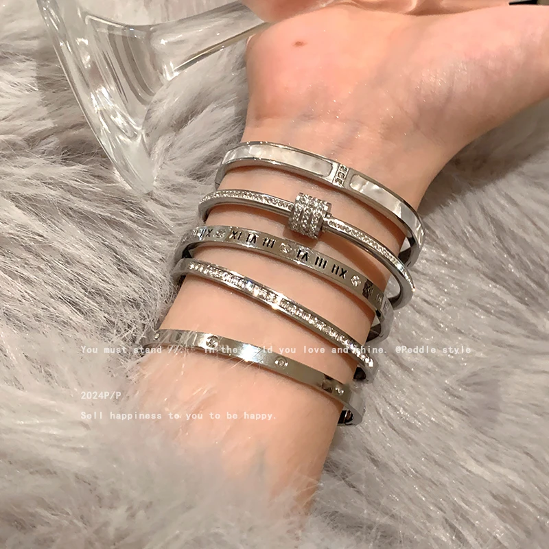 钛钢手镯 轻奢气质高级感满钻手镯女钛钢不掉色手链手环手饰品