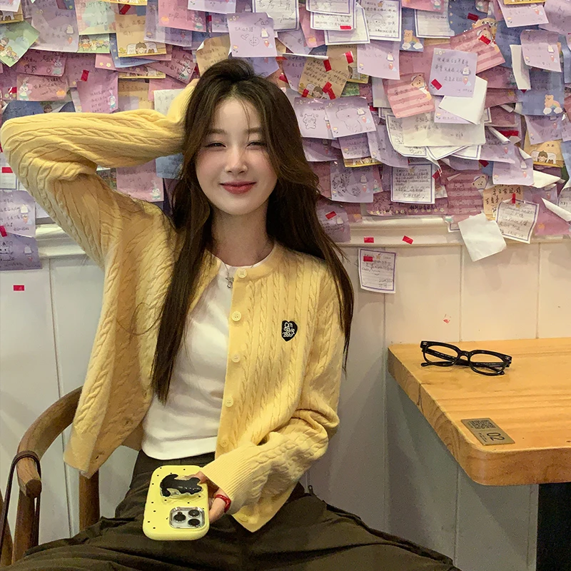 黄色毛衣开衫外套女2025新款秋天穿搭长袖小外搭春秋麻花针织上衣