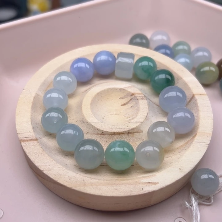 翡翠颈饰未镶嵌多宝