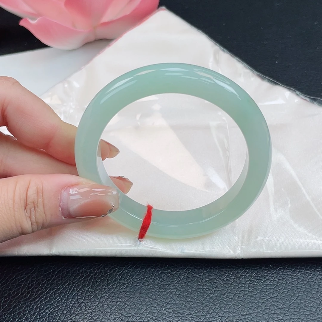 翡翠未镶嵌手镯55正圈芙蓉绿-特价