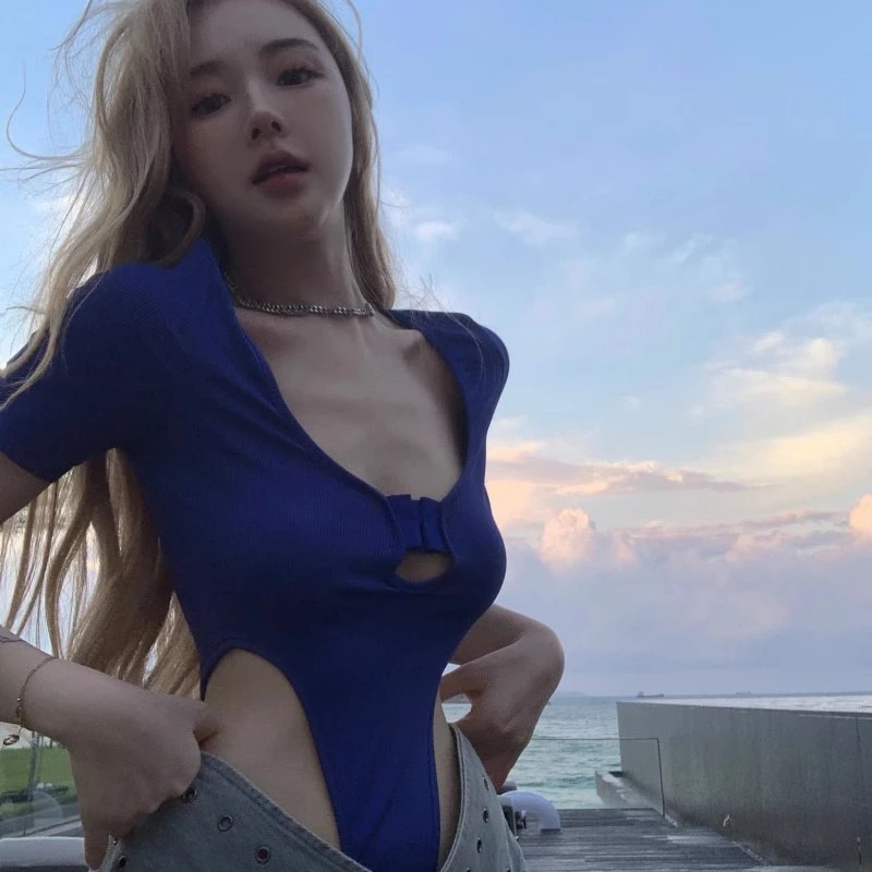 【工厂直销】多巴胺蓝色甜辣妹正肩短袖T恤女修身性感连体上衣