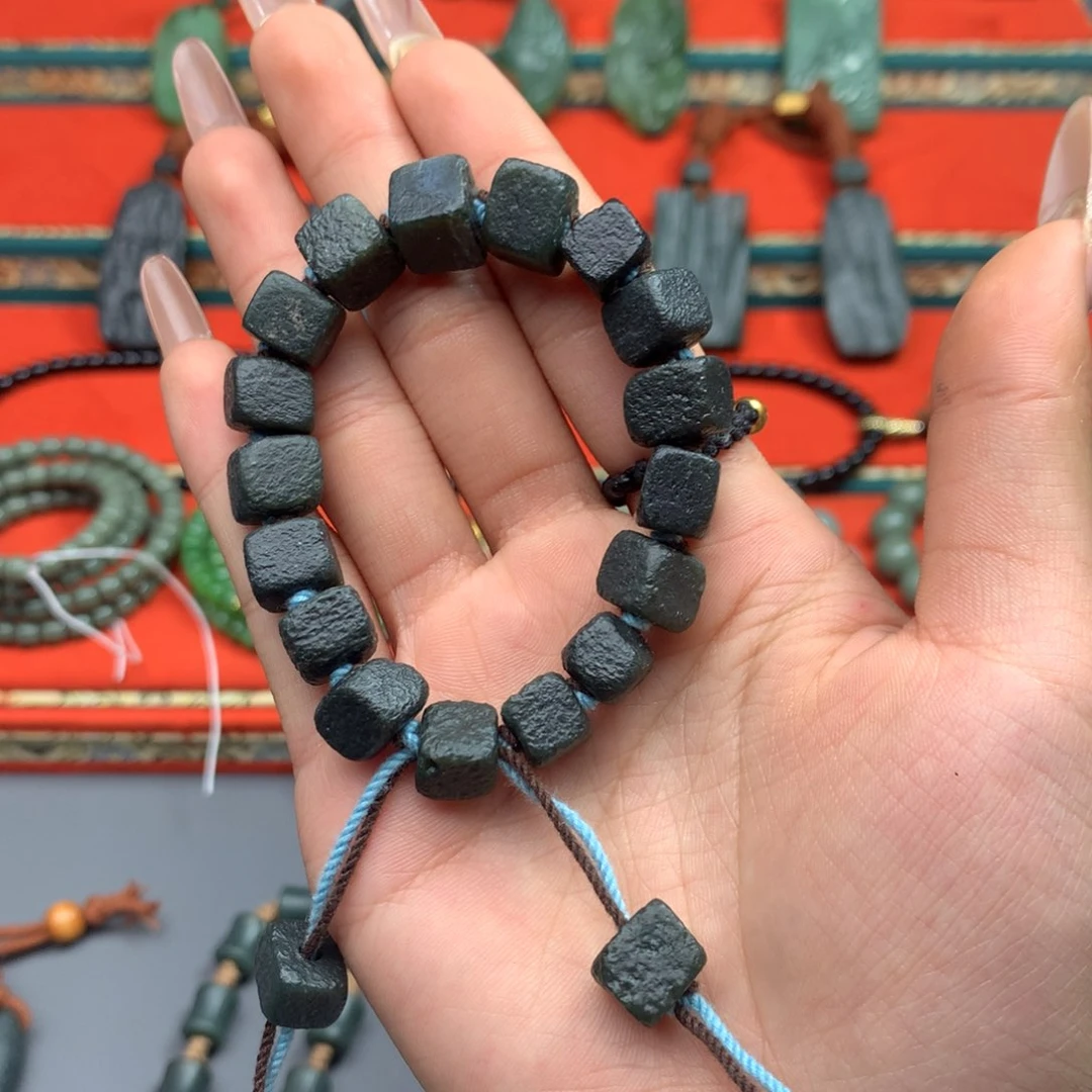 和田玉（糖玉）颈饰未镶嵌关*长