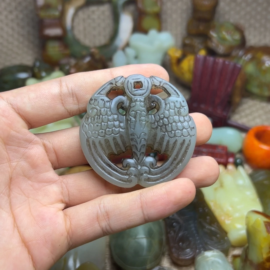 未镶嵌蛇纹石玉颈饰