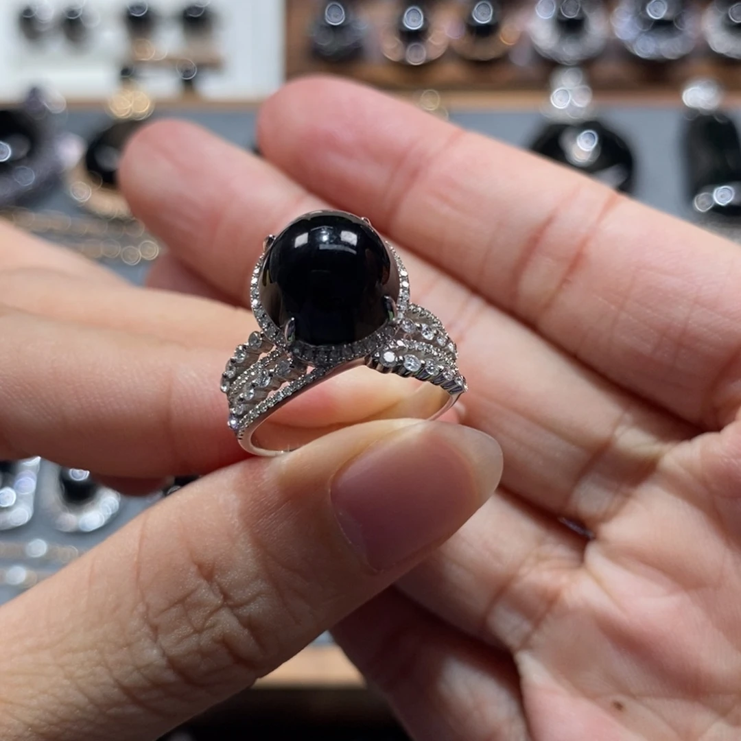 翡翠18K金镶嵌戒指