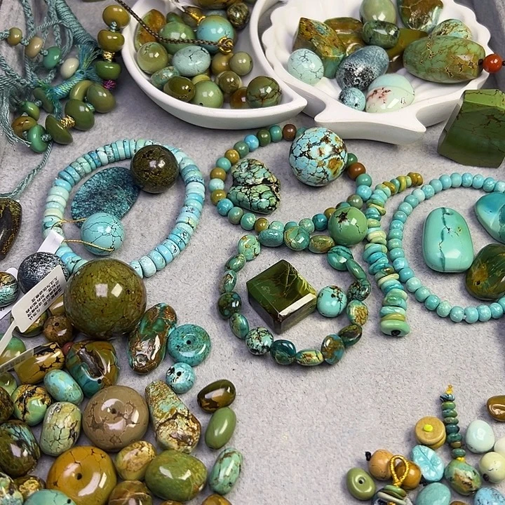 绿松石未镶嵌珠宝奇石