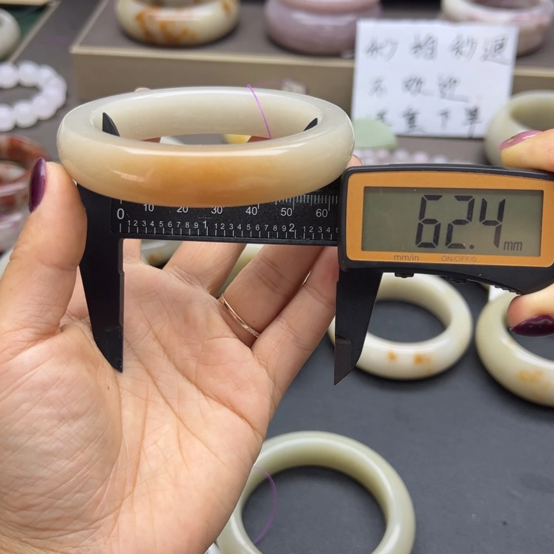 石英质玉（佘太翠）未镶嵌手镯手链吊坠