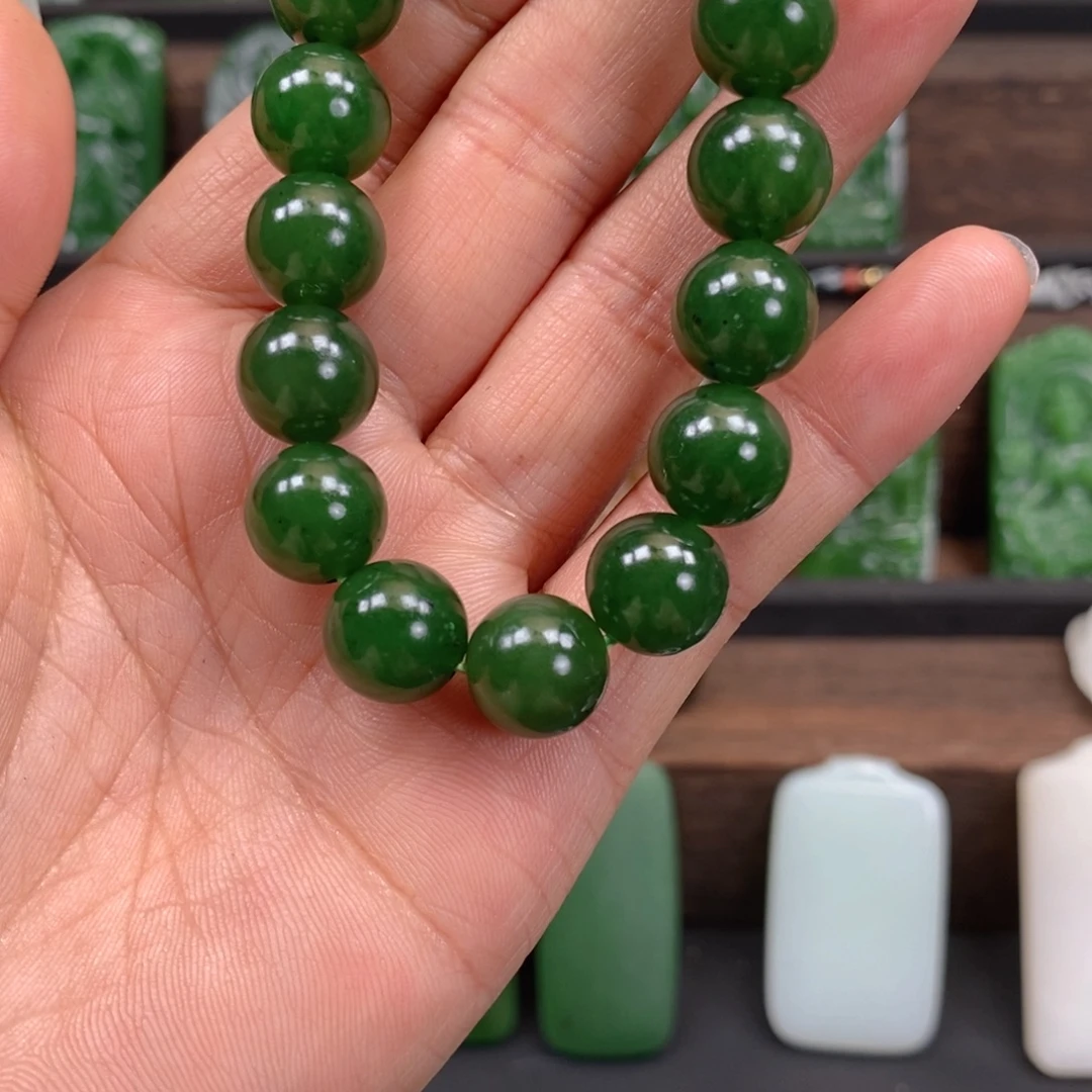 沐***风和田玉未镶嵌颈饰