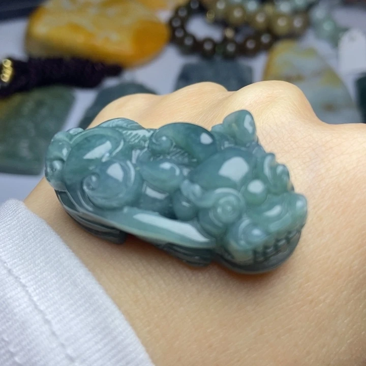 翡翠颈饰未镶嵌翡翠