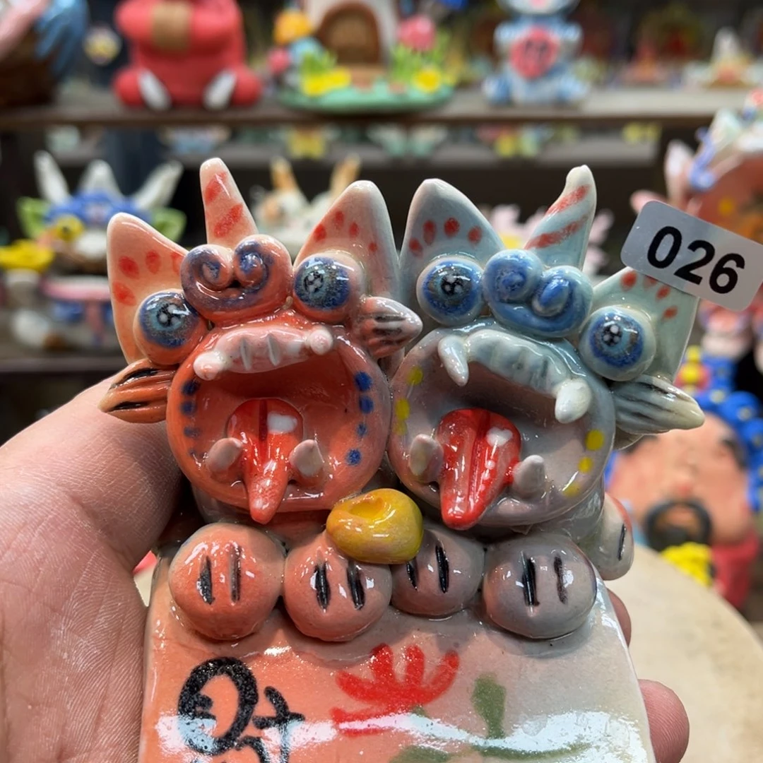 陶瓷纯手工抽象陶瓷摆件026