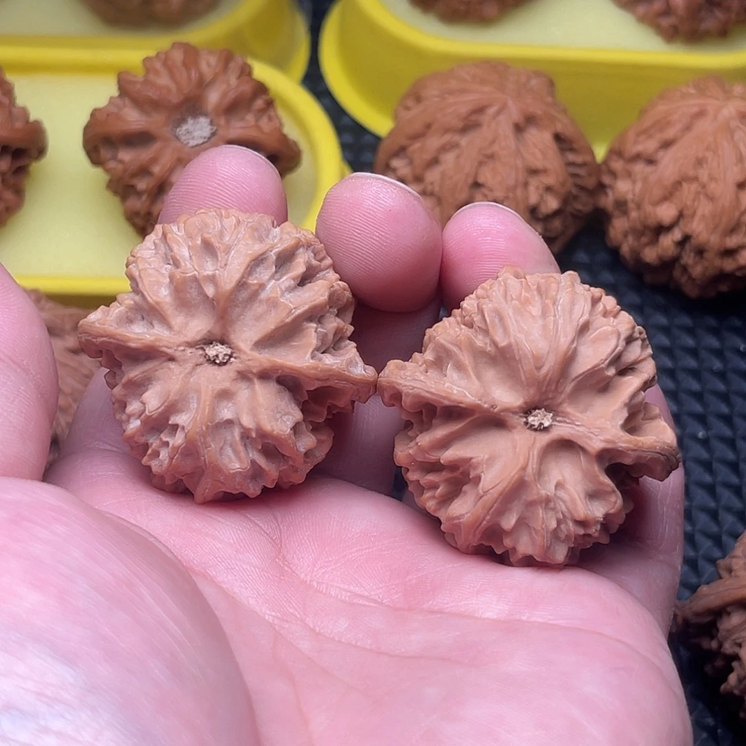 文玩核桃吊坠苹果园