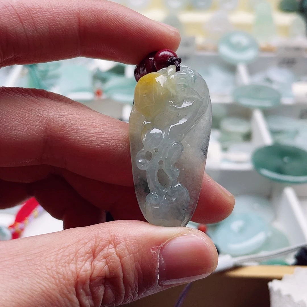 翡翠颈饰未镶嵌天然翡翠