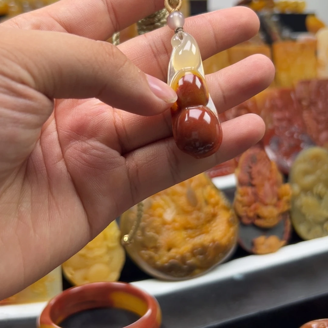 未镶嵌石英质玉（黄龙玉）黄龙玉