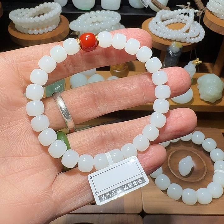 D***生和田玉未镶嵌耳饰