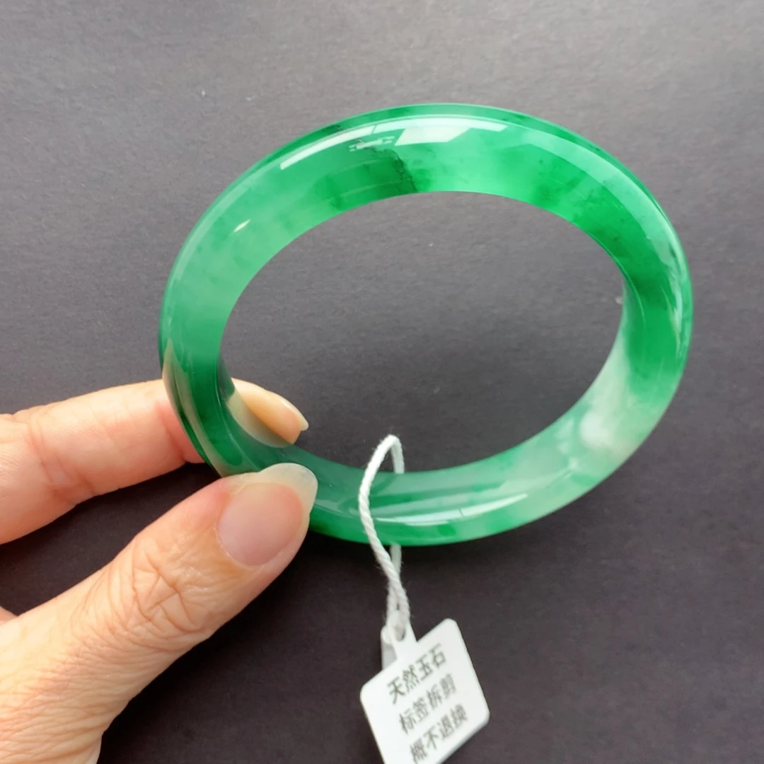 未镶嵌手镯石英质玉