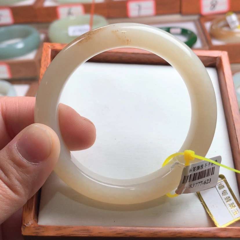 【闪购商品】和田玉手镯未镶嵌56.3