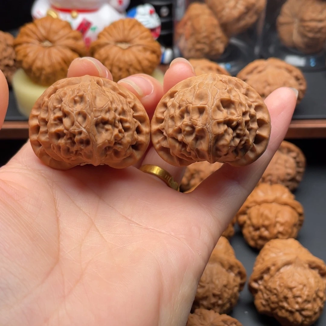 文玩核桃把件辰*宫灯