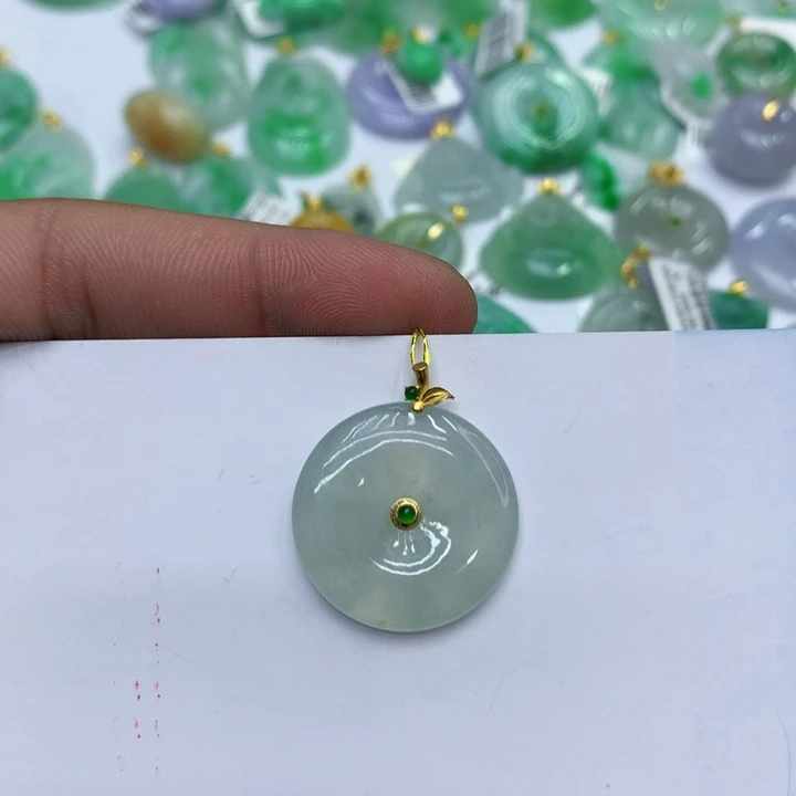 颈饰18K金镶嵌翡翠1111111