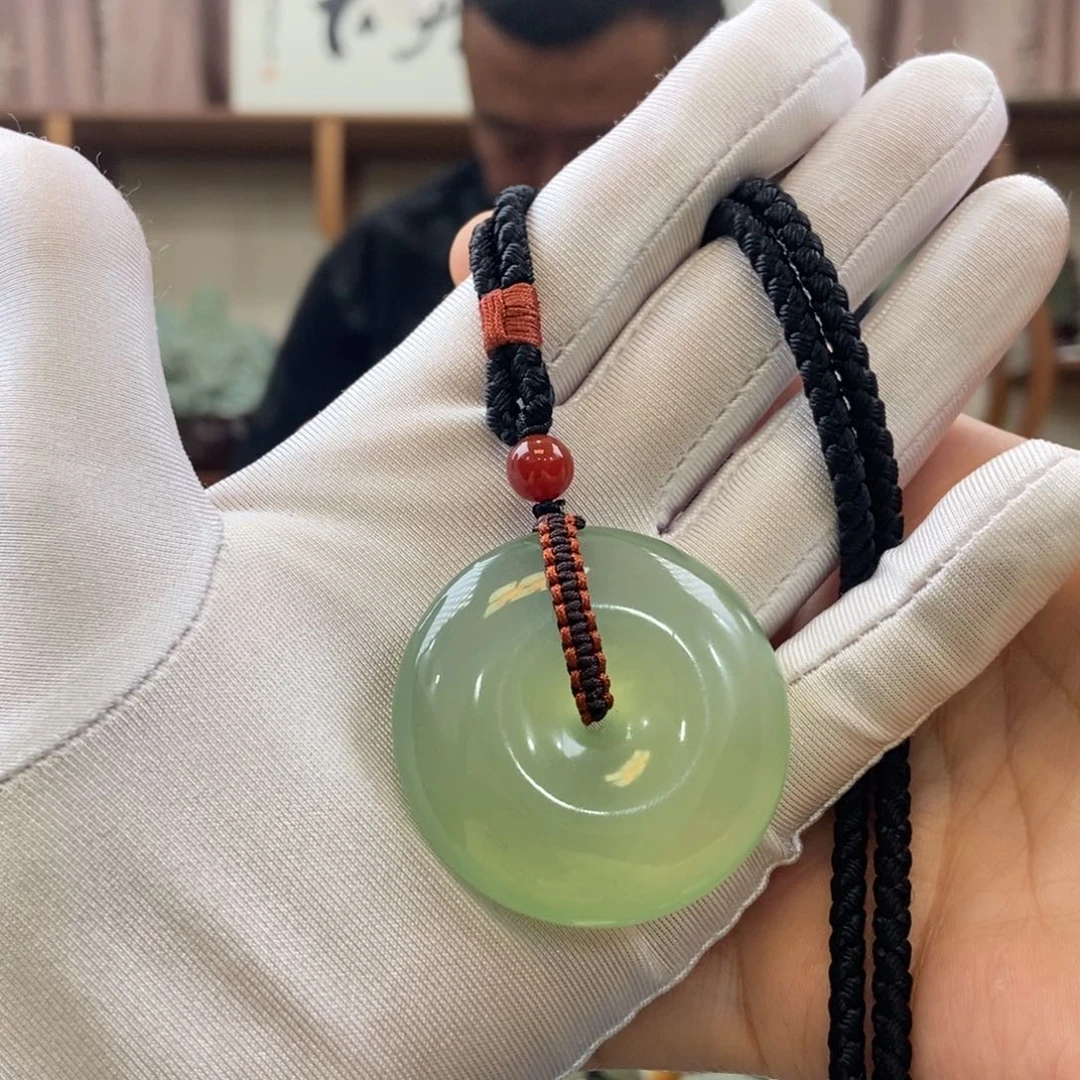 蛇纹石玉未镶嵌吊坠