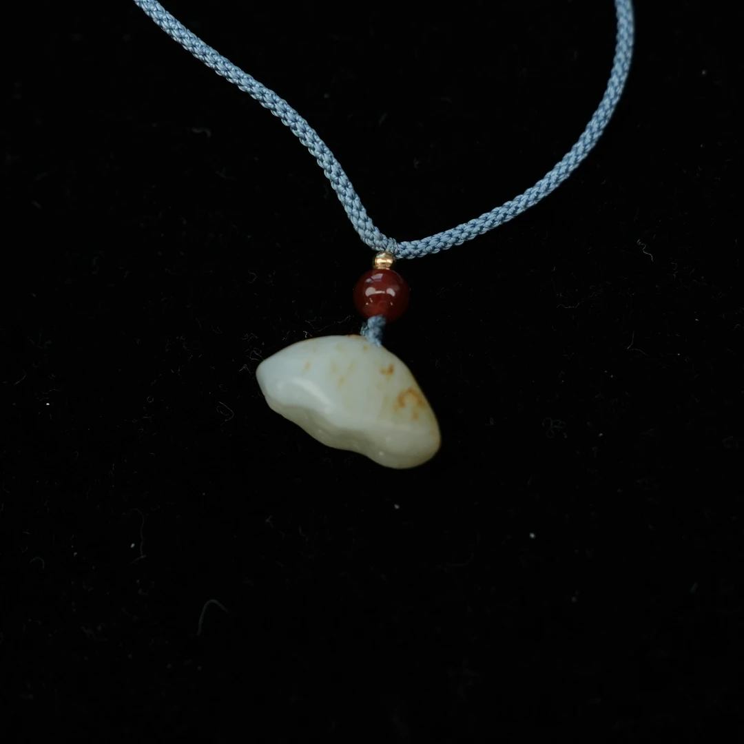 LOT8819 和田玉莲蓬挂件