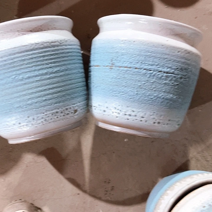 紫砂花盆口径20高度20两只瑕疵