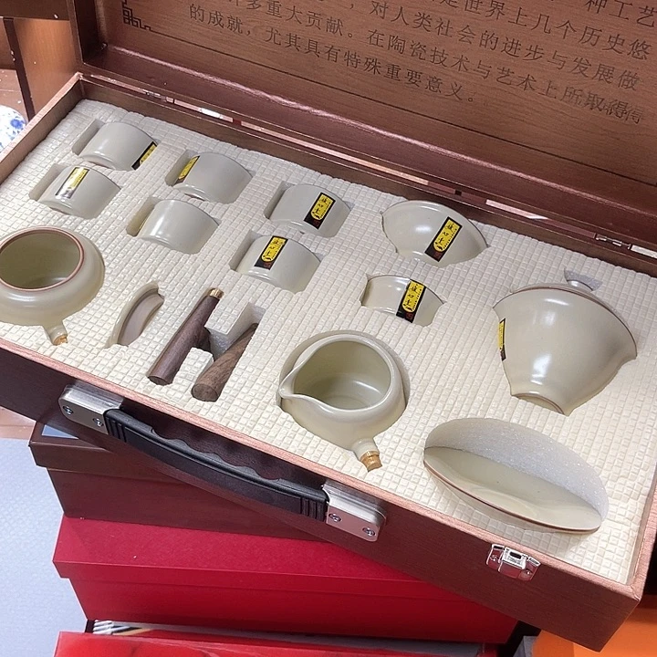 孤品茶具套装等。