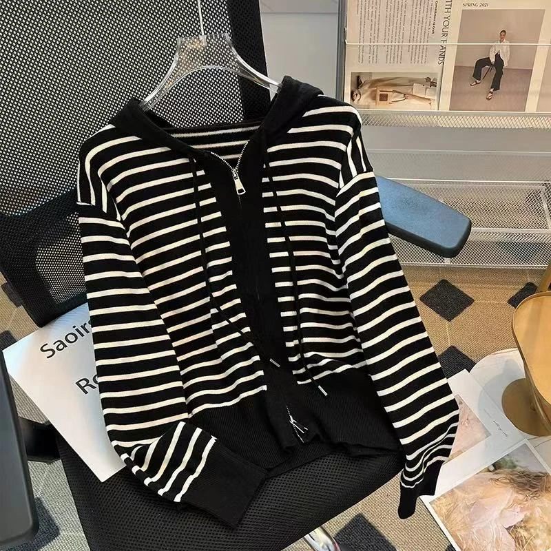 6170时尚条纹连帽针织开衫女秋季百搭显瘦上衣