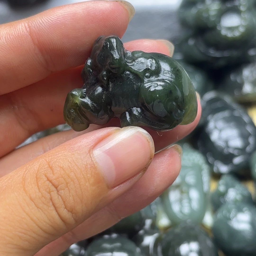 硬***汉和田玉（糖玉）未镶嵌颈饰