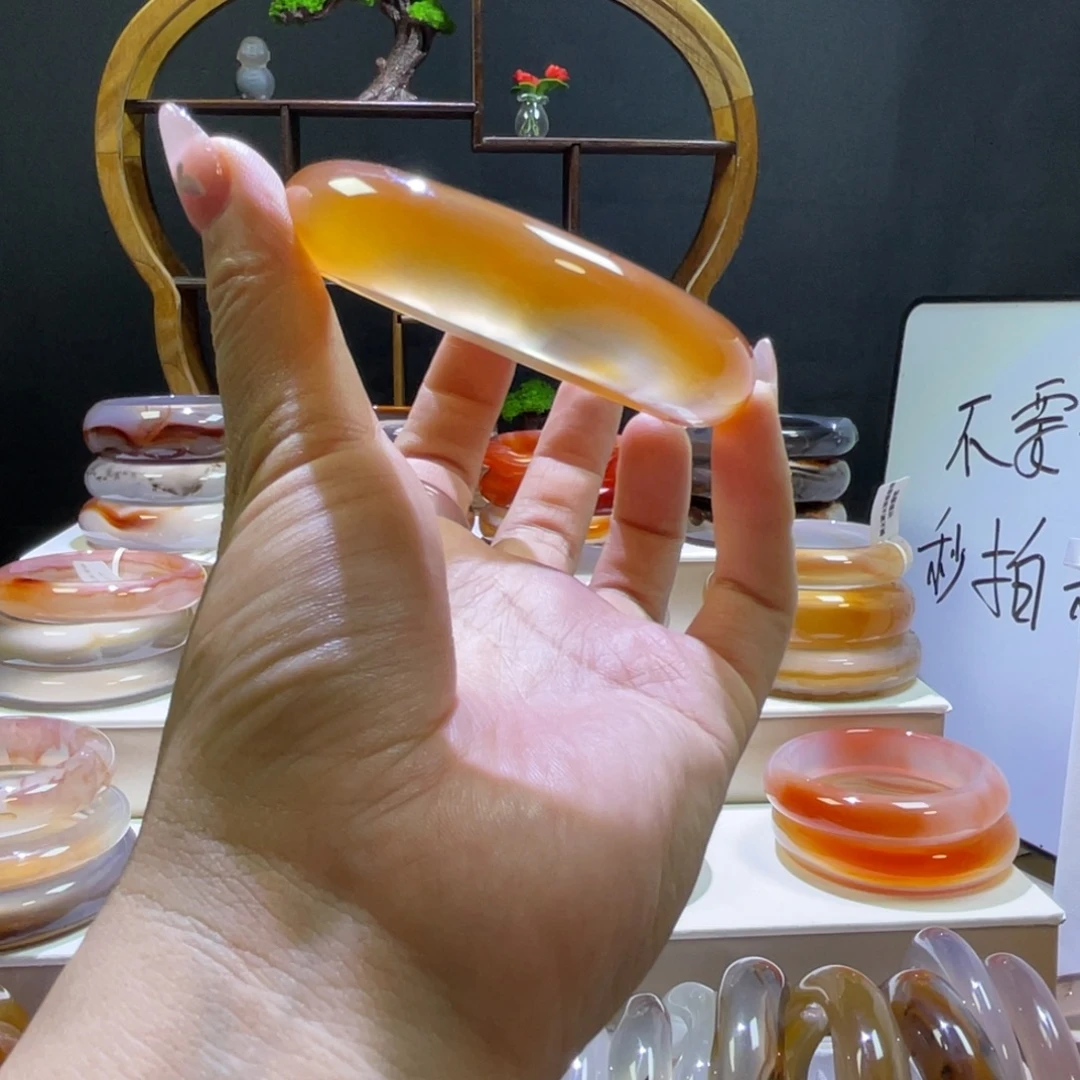 玛瑙/玉髓手镯未镶嵌