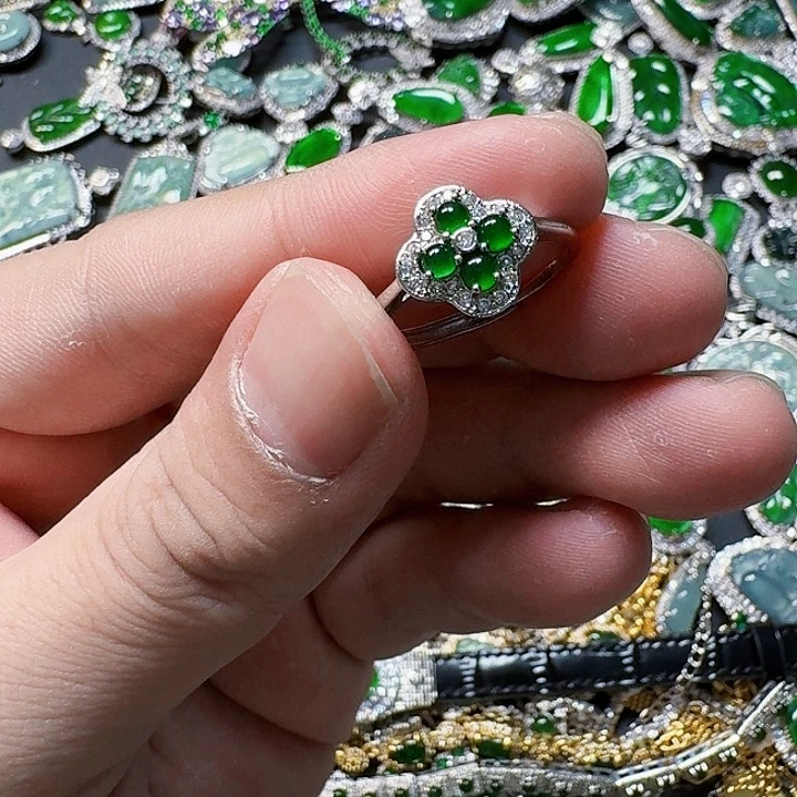 翡翠颈饰未镶嵌天然A货翡翠放漏