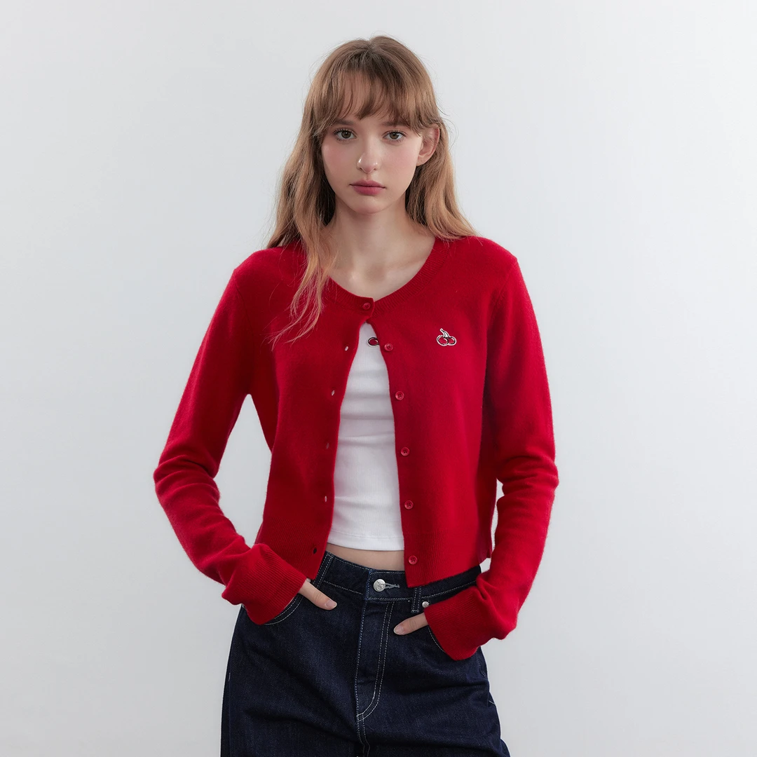 樱桃KIRSH 经典红色刺绣羊毛开衫慵懒风韩版针织外套