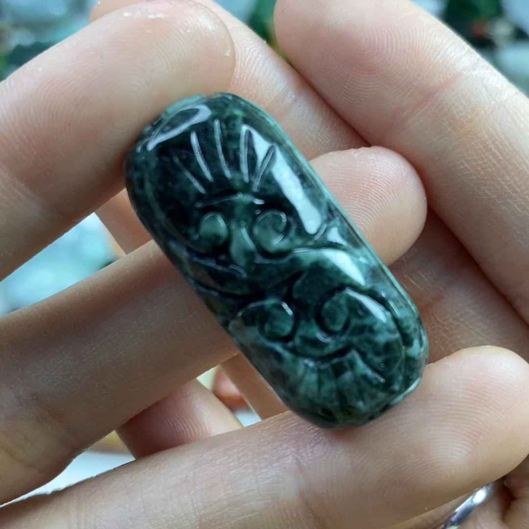 翡翠颈饰未镶嵌回***吊坠