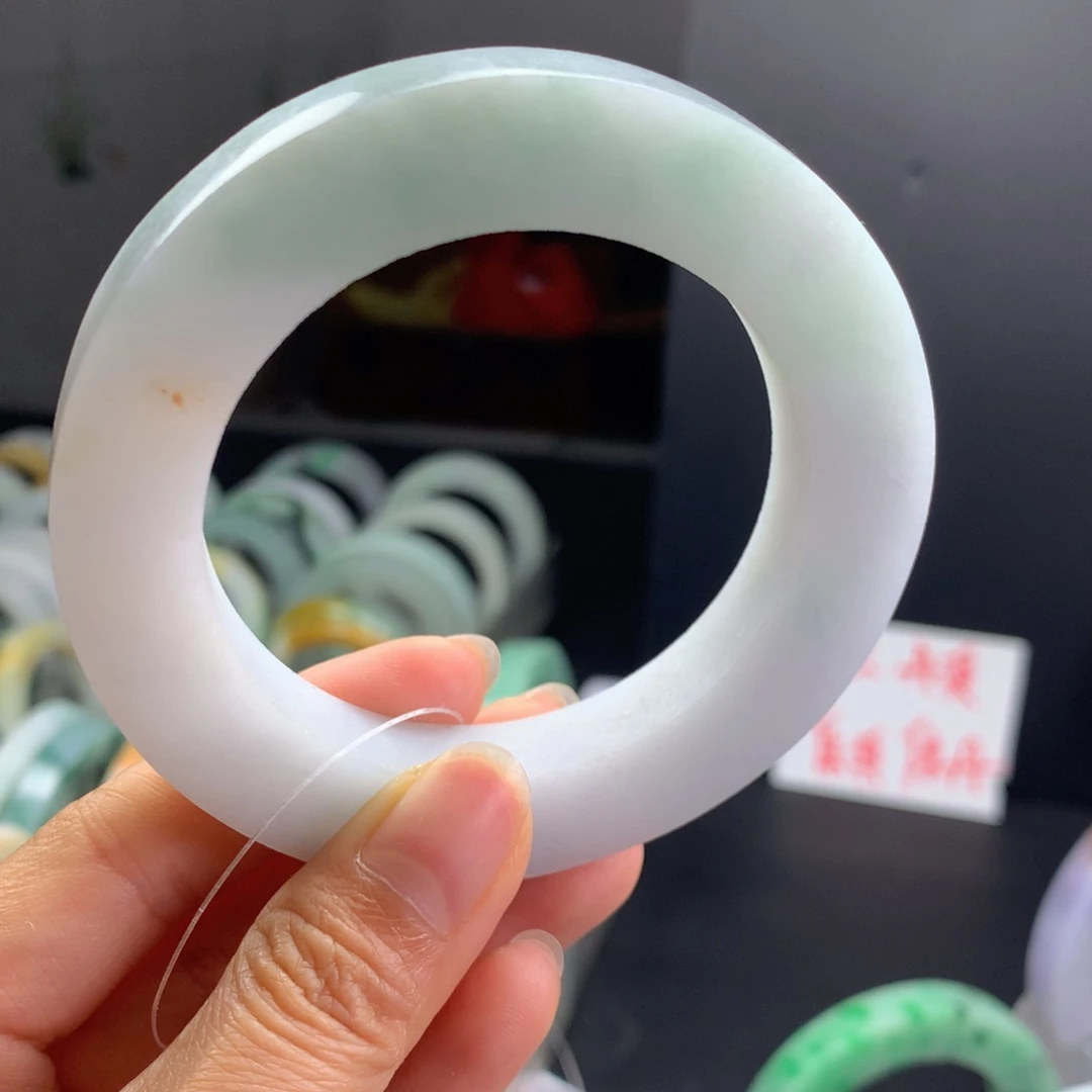 翡翠手镯未镶嵌手镯