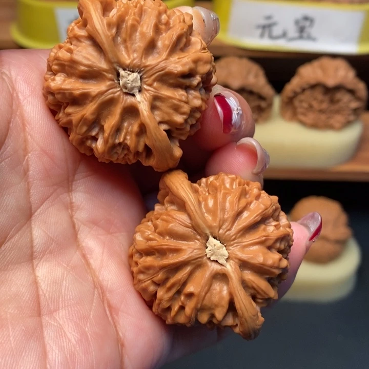 文玩核桃吊坠42宫灯