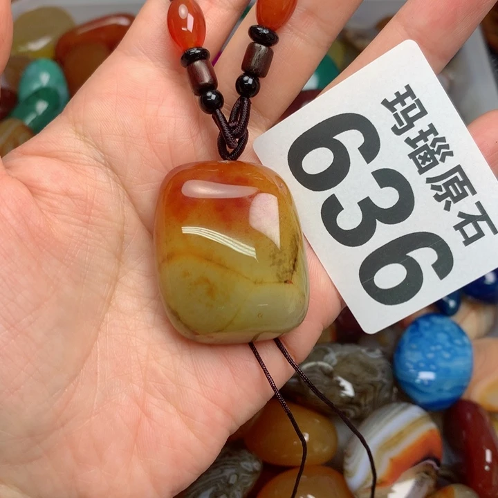 玛瑙/玉髓颈饰未镶嵌