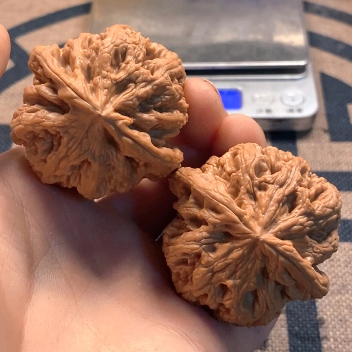 文玩核桃吊坠粗筋