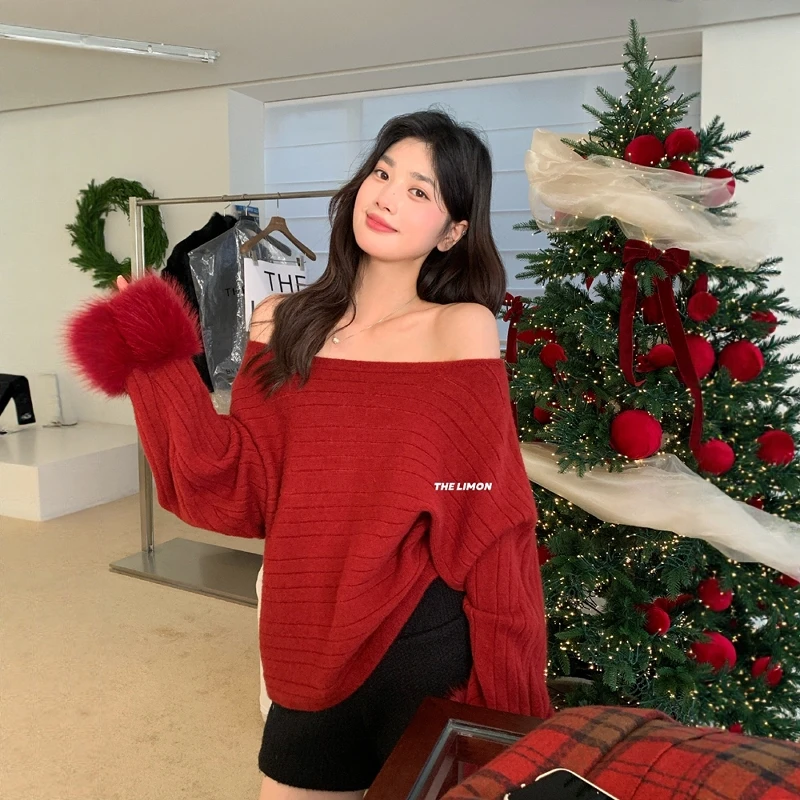 圣诞红毛毛袖斜肩毛衣女秋冬新款独特漂亮宽松软糯露肩针织衫上衣