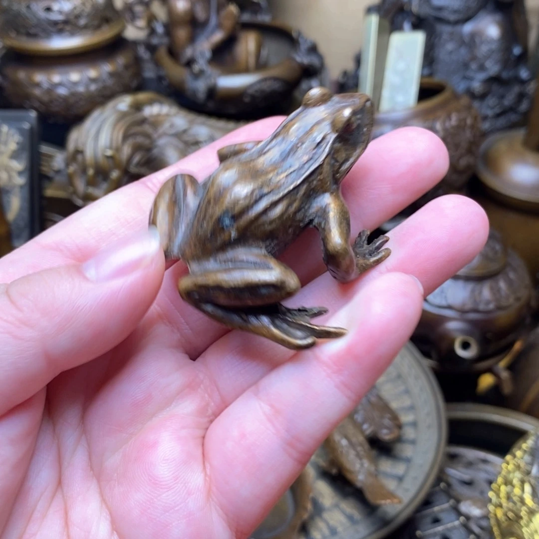 铜器摆件做工精良