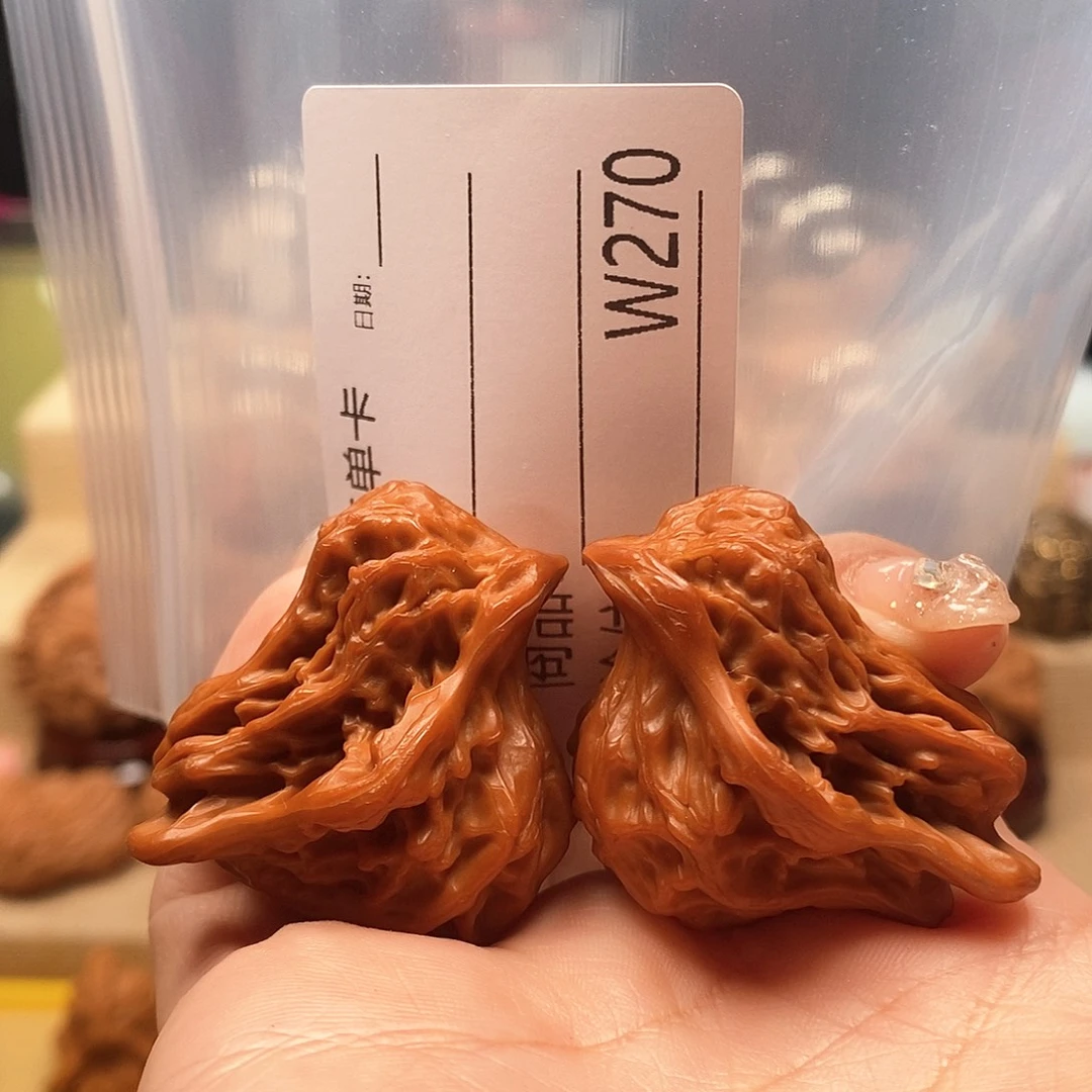 良***.文玩核桃吊坠精品课程的教学与研究工作